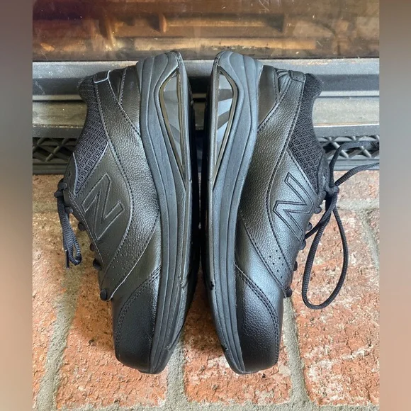 New Balance Women's 928v3 Walking Shoe WW928BK3 Black Leather 2E WIDE SZ 8 - Picture 2 of 7